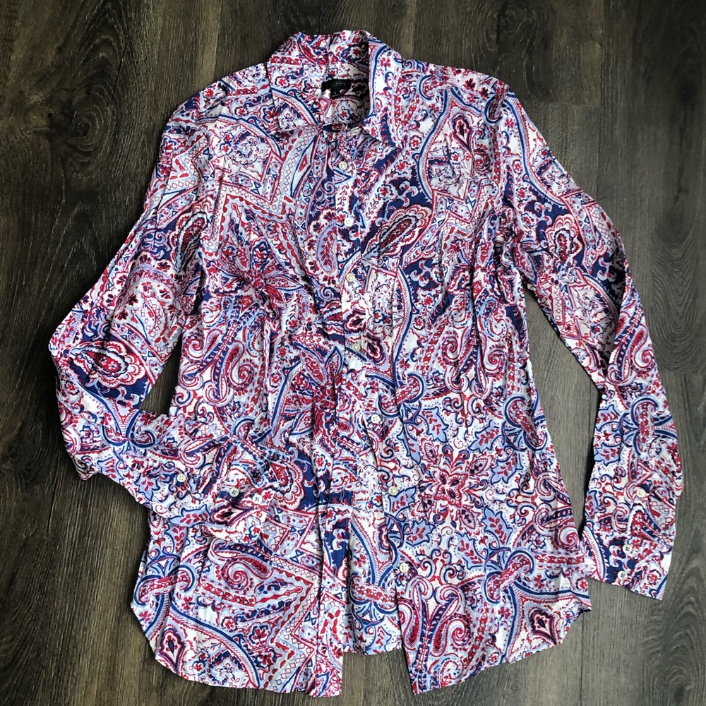 100%cotton, super thin, bottom down shirt. Size S.